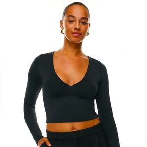 Babaton Women's Contour V-Neck Longsleeve Blouse, black, size medium